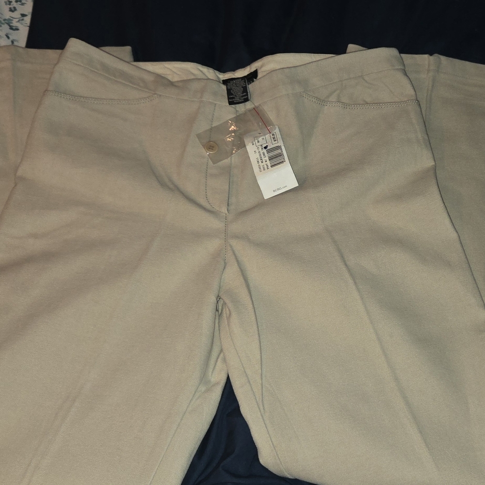 BCBGMaxAzria Women's Cream Straight Leg Pants